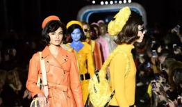 走秀的视频,走秀视频中的潮流演绎